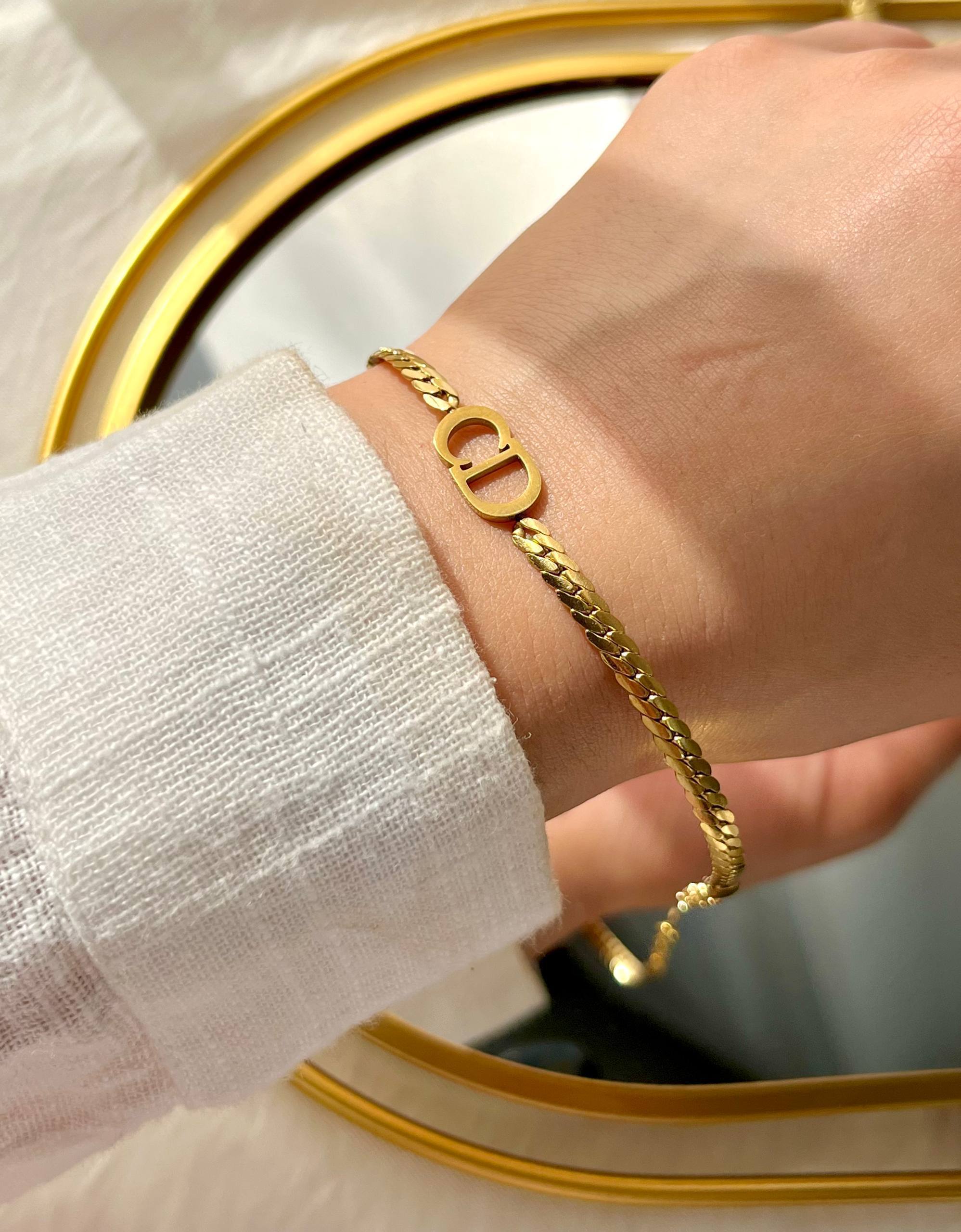 Icon Chic Bracelet Edition