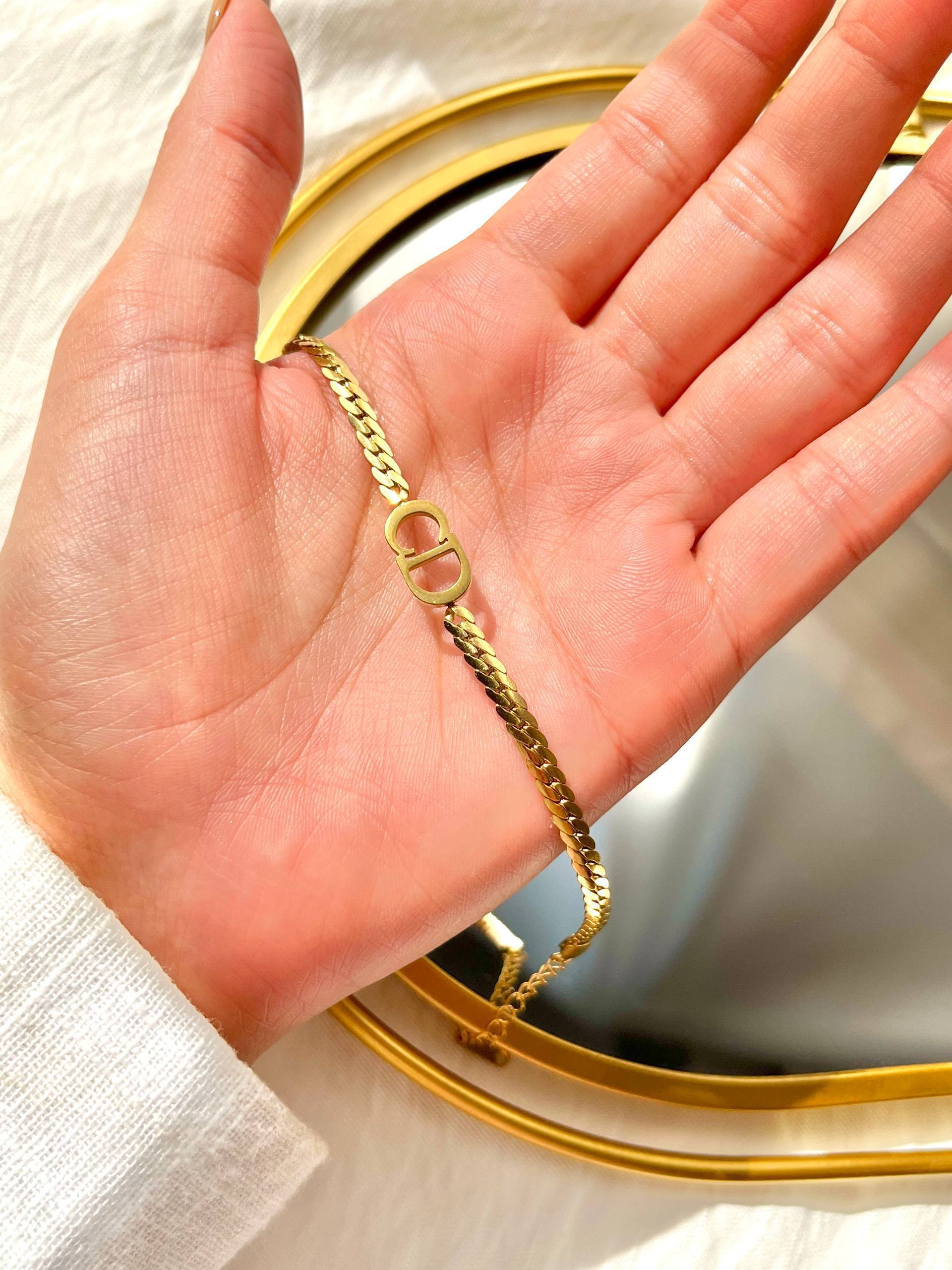 Icon Chic Bracelet Edition