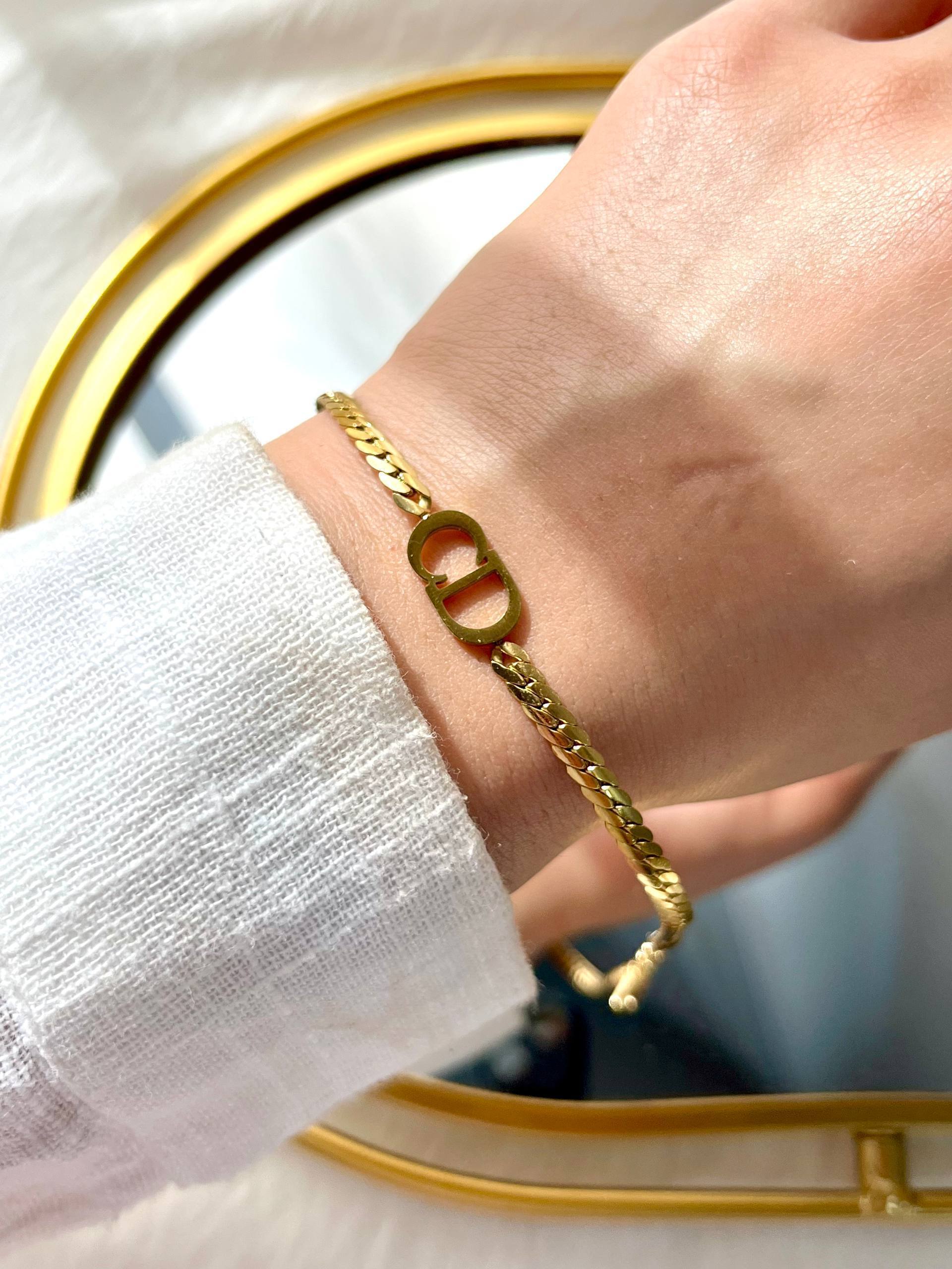 Icon Chic Bracelet Edition
