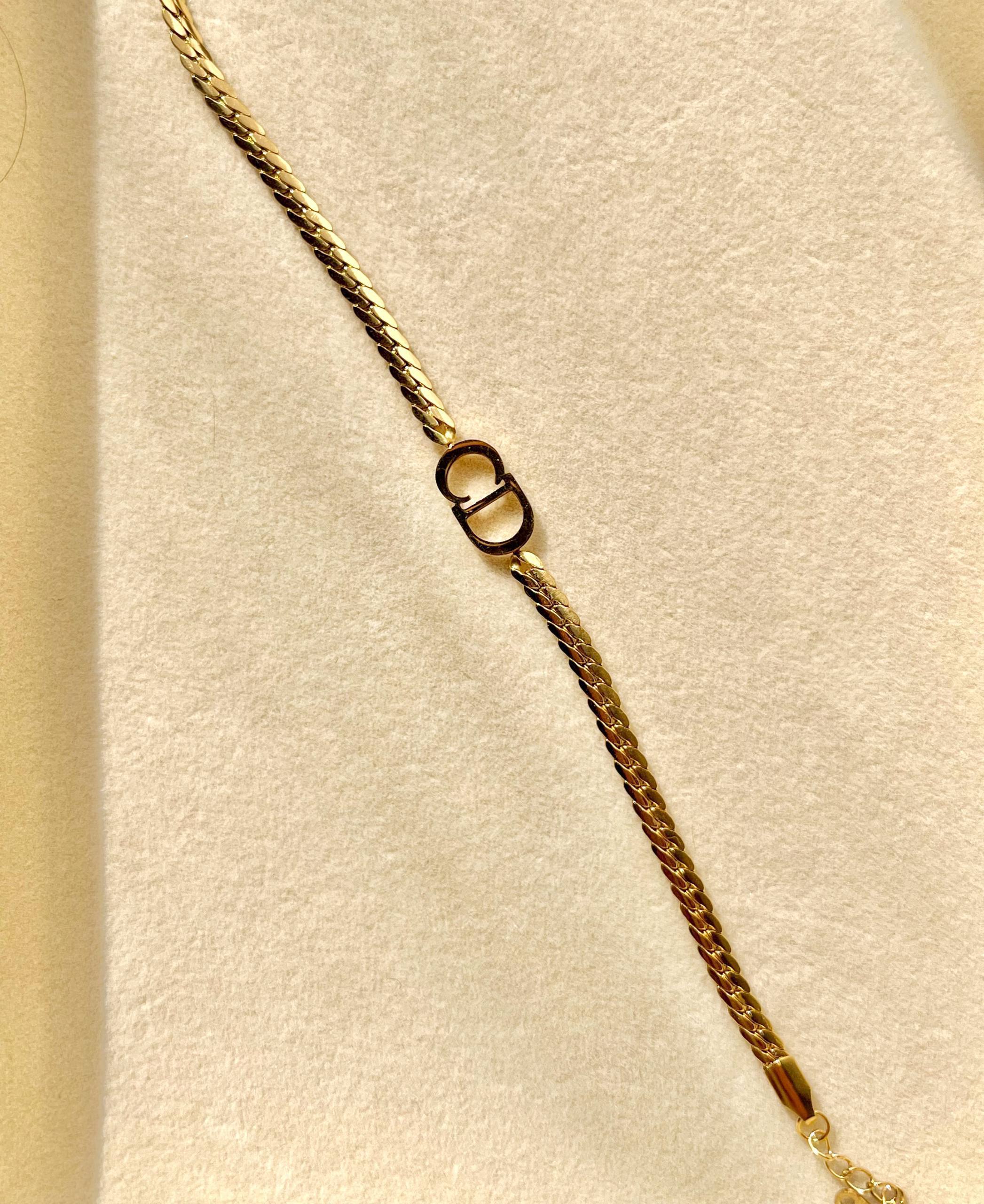 Icon Chic Bracelet Edition