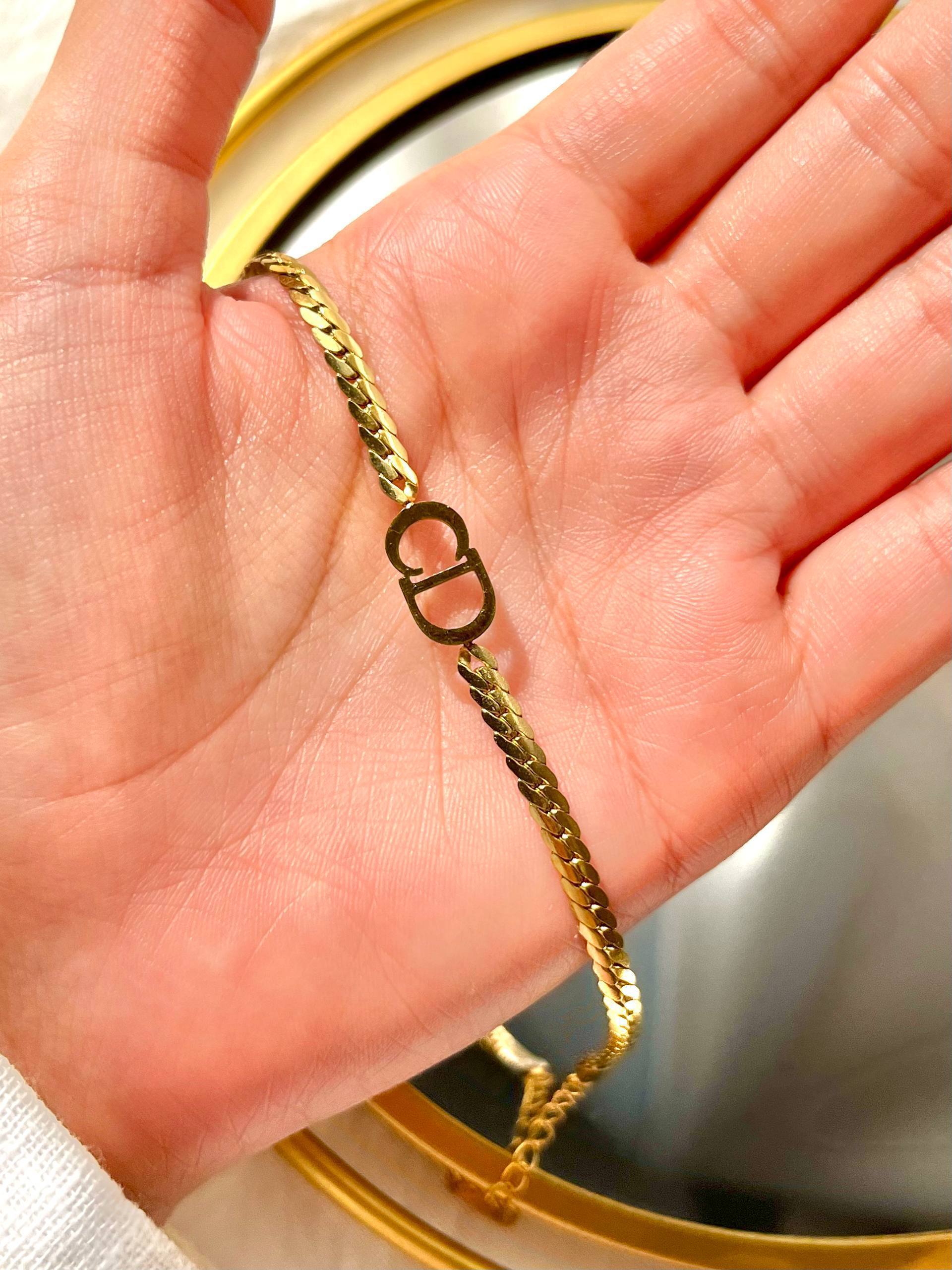 Icon Chic Bracelet Edition