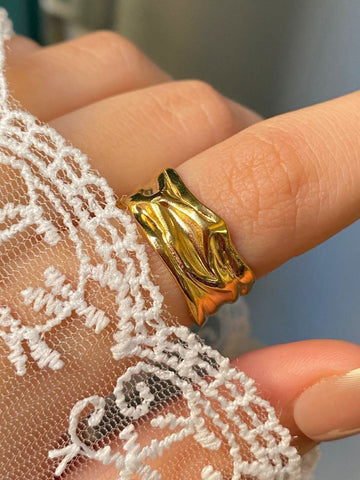 Golden Glow Ring Aura