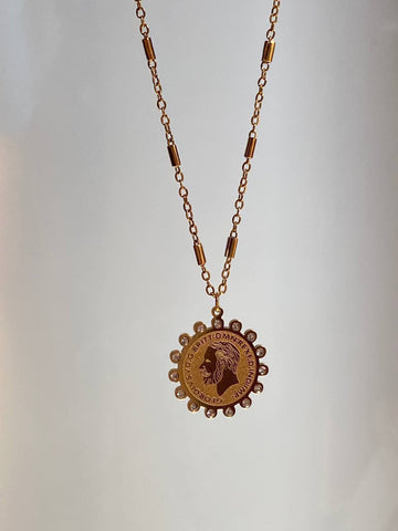 Golden Glow Necklace Muse