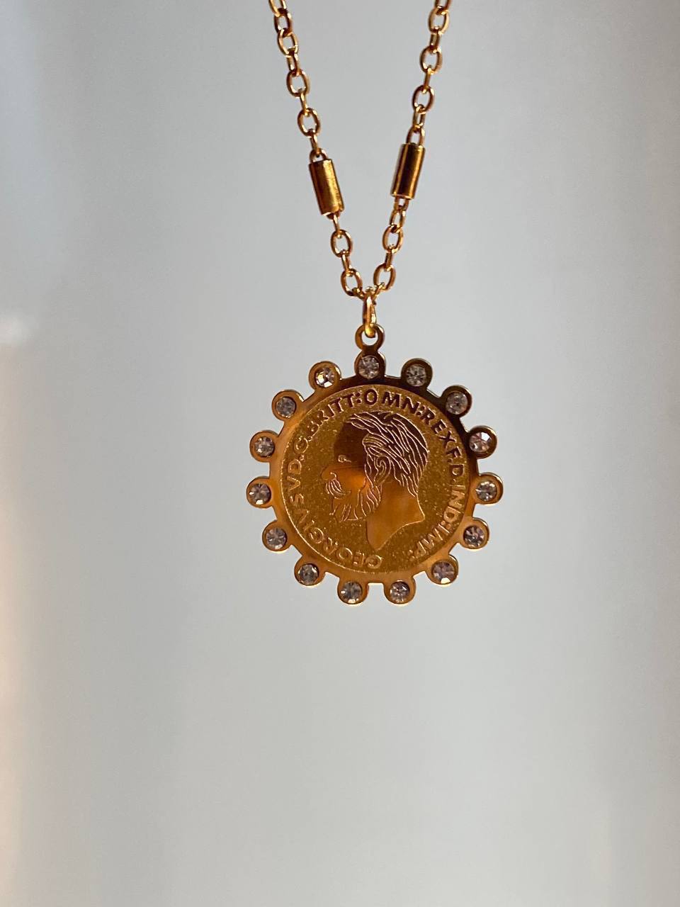 Golden Glow Necklace Muse