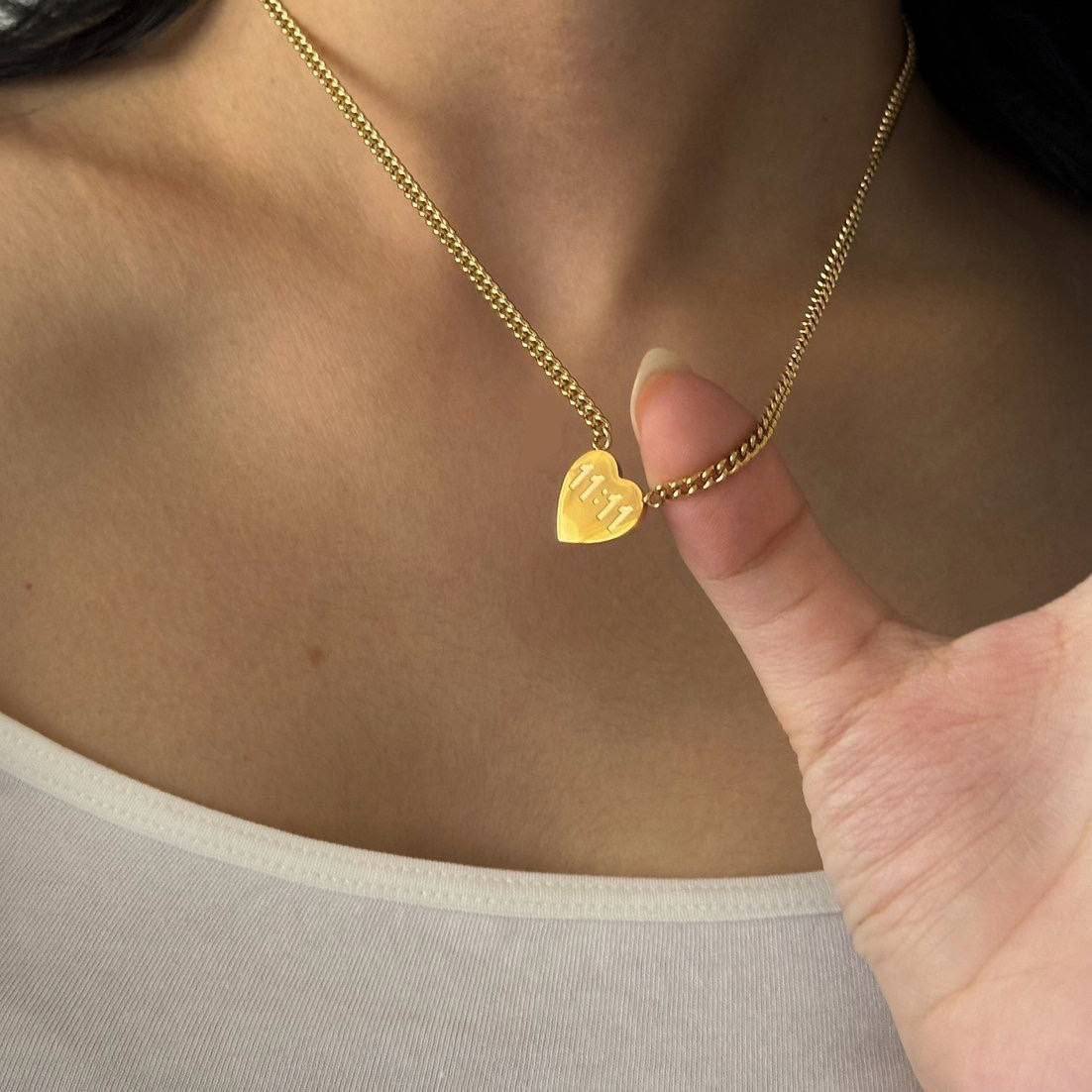 Golden Glow Necklace Aura