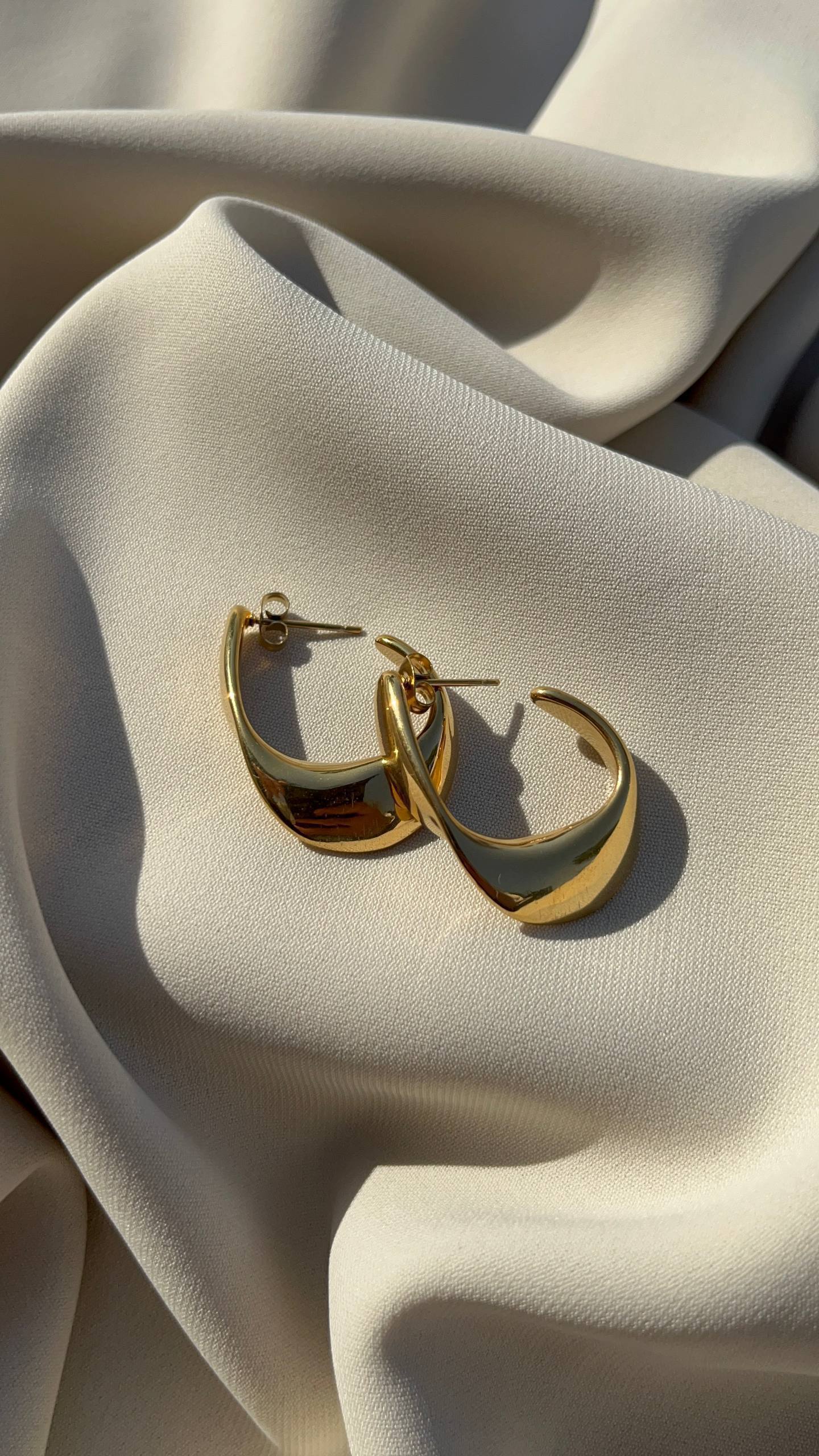 Golden Glow Earrings Deluxe