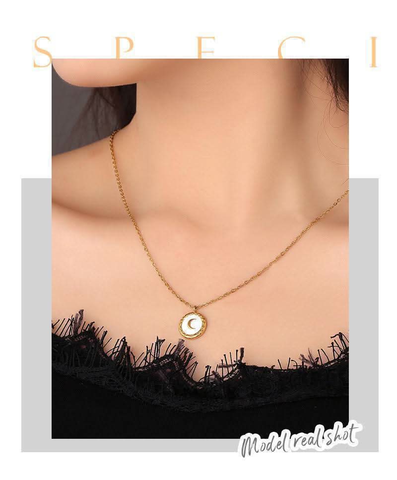 Golden Majesty Necklace