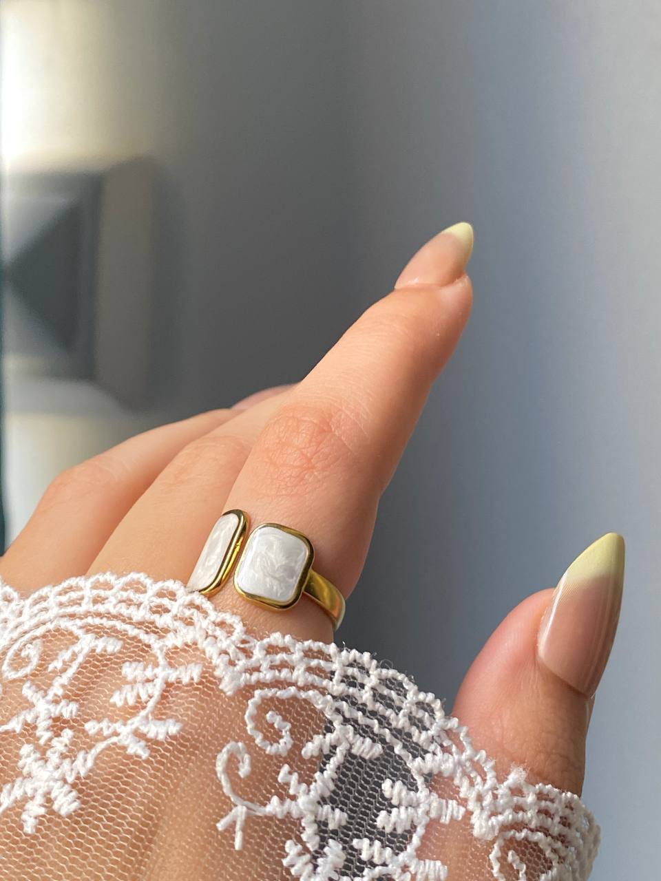 Golden Glow Ring Aura