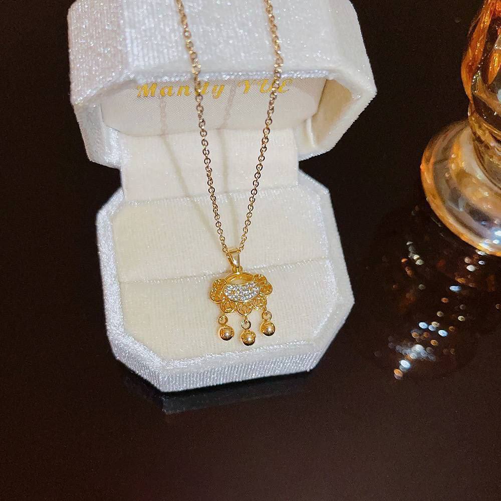 Golden Glow Necklace Signature